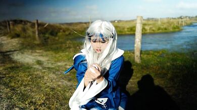 Gura cosplayer sends Asian squirting waves on the beach