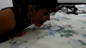 la puta se quiere hacer unos pesos extras publicando uno de sus bulos y se encuentra al proxe adentro