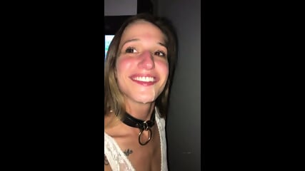 Hot wife gets a surprise at the glory hole