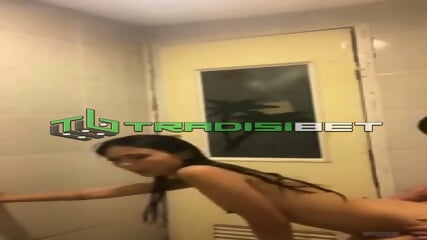 Mandi bareng pacar di hotel murah