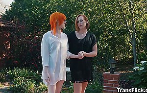 Ts babes Jean Hollywood and Shiri Allwood gives Kenzie Anne a hot massage
