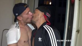 Dante fucked bareback by Oscar Wood and Leon XXL
