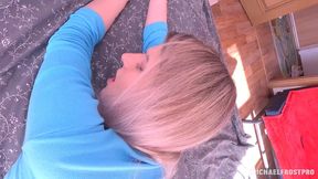 A Horny Stranger Girl Dragged the Delivery Man's Dick Into Her Pussy