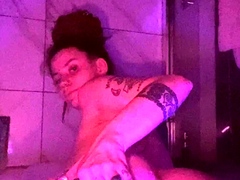 Amateur webcam babe showing her sexual goods