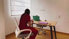 Fetiche de la Enfermera entre lesbianas comiendo el coño