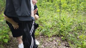 Neighbor sucks my dick in a public park and swallows hot cum