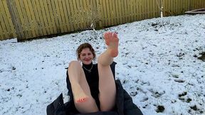 foot goddess - barefoot in the snow very cold