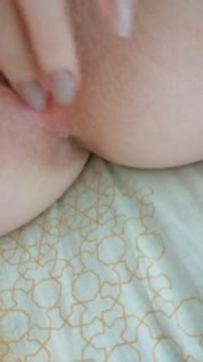 Teen Girl Masturbates Her Wet Pussy Both Holes