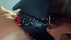 quand je glisse le masque de chienne a ancilla, elle vire directement et leche...