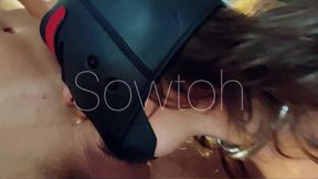 quand je glisse le masque de chienne a ancilla, elle vire directement et leche...