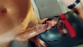 quand je glisse le masque de chienne a ancilla, elle vire directement et leche...