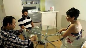la madrastra de mi amigo va al super y se coje dos tipos cualquiera 3