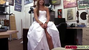 Blonde bride blows for cash: amateur blowjob frenzy