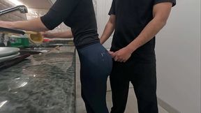 White maid gets cum on her ass while working in the kitchen