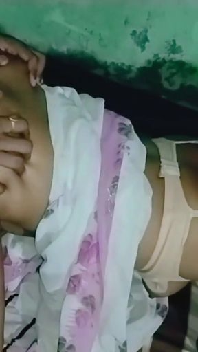 Spectacular moment from &quot;Desi friend ko saree pehna kar chudai Kiya jamke&quot;