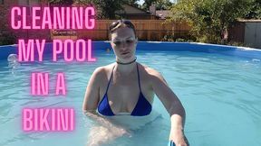 Cleaning My Pool in a Bikini MP4