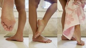 petite video en sortant de la douche.. mes pieds sont propres mais mes talons ...