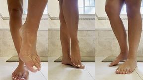 petite video en sortant de la douche.. mes pieds sont propres mais mes talons ...