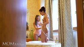 Relaxing bath for MILF from teen stepdaughter