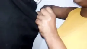 Sri Lankan secretary gives a deepthroat blowjob in the office