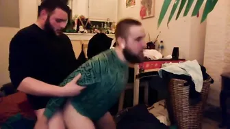 Bearded bear top fucks raw in amateur bareback session