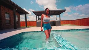 Amy's Dip in a Sporty Short Outfit