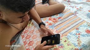 esperou a namorada sair pra foder gostoso com o amigo