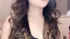 Long-haired babe with glasses gets a tasty creampie from her pacar