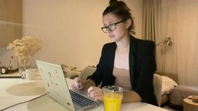 Workday DESPERATION and FARTS, just another day in SunnyBunny's life, loud and smelly - wmv