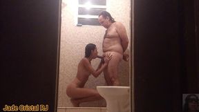 she went to visit the construction site and couldn t take it anymore, so she took the employee to take a shower with her.
