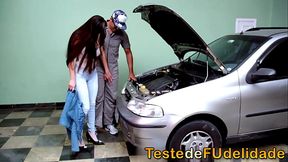 Morena peituda deu em cima do mecanico casado