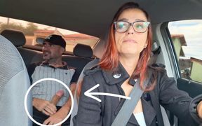 Mulher Motorista De Aplicativo Pega Cliente Se Masturbando Por Tras
