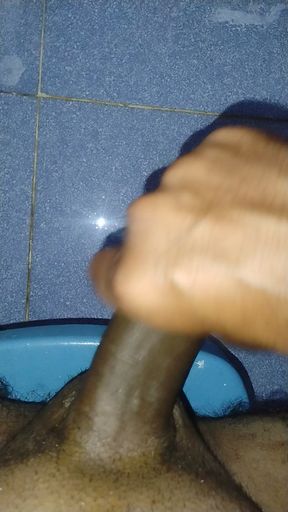 Masturbated using aloe vera. It's a very smooth and highly enjoyable experience. Very useful for fucking.