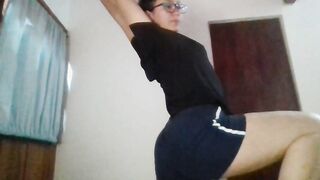 Yoga professor makes you cum on her booty!!!!