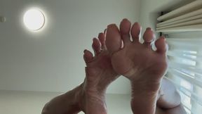 desi babe extra hot giantess with ass drops