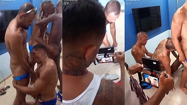 SURUBADA gostosa na Lapa com meus amigos - Bastidores