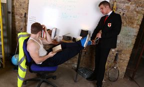 Taking a break from the classes to get a cumshot