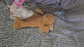 Chrissys nike shoes trample