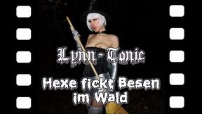 Gothic Nympho In Hexe Fucks Broom In The Forest