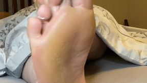 Up Close & Personal:Big Soles and Toes Rubdown - Bells Blast