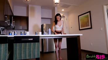 Scarlett Bloom's Sudden Outburst Ignites Passionate Stepbrother Seduction
