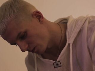 The masseur caressed the angel's cunt whilst she sucked his dong - 1.164