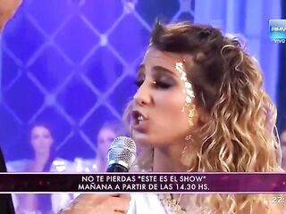 CINTHIA FERNANDEZ BAILANDO DISROBE DANCE