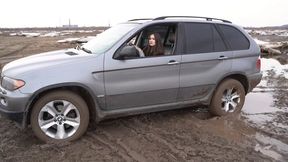 32_RGS Hot dirty test drive BMW X5 stuck in muddy high heels