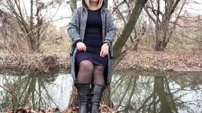 MILF Masturbates Explicitly, Captivatingly