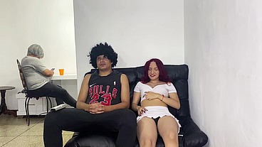 Mi mejor amigo me visita con su esposa la muy puta me la follo cuando el esta ocupado en sus cosas
