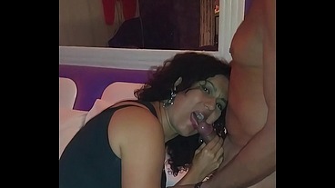 KARINA CASADA NUM BOQUETE DELICIOSO