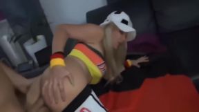 Deutsche Girl ist geil auf einen Arschfick