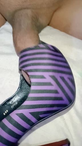 SOFT AND TIGHT PURPLE SNEAKERS BY MARIE