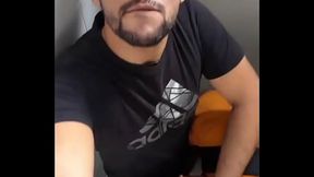 Casado me mamou e eu chupei ele at&eacute_ jorrar leite na minha boca daquele pau pequeno